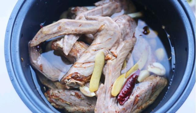 电饭锅也能做卤味？赶紧学会给家人做，解馋小零食