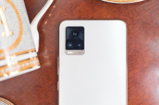 vivo S7全面评测，美颜无痕，自拍能力一流