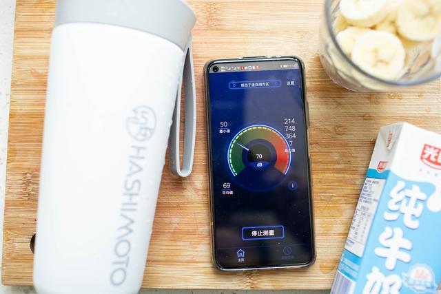 夏日神器，巧本便携榨汁机让饮品更健康