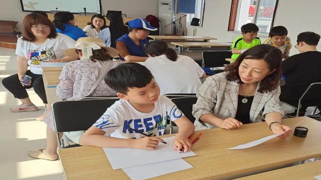 超级宝妈|威海市文登天福社区举办“助梦共成长”亲子家庭教育讲座