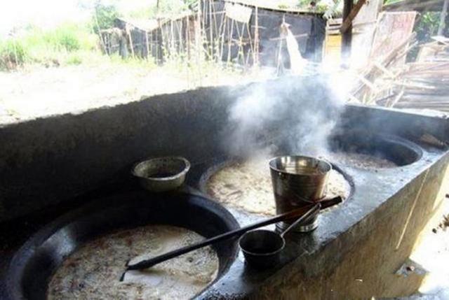 父母眼中的“健康零食”，制作环境堪比垃圾场，父母至今蒙在鼓里