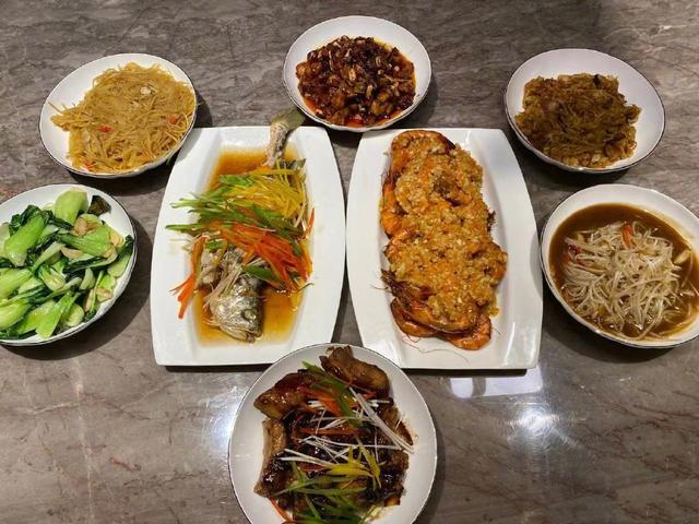 39万赞的清蒸大黄鱼，林更新晒晚餐照，想不想get一个同款