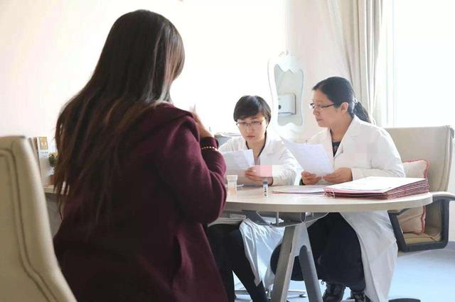 「你的育儿经」医生询问“隐私问题”,产妇难为情不想答,别丢了面子又丢里子