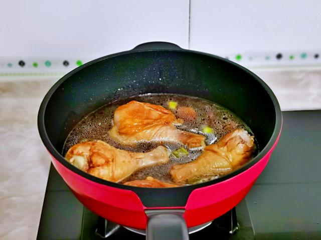 可乐鸡腿，咸甜风味，老人小孩全喜欢吃，做法简单包教包会