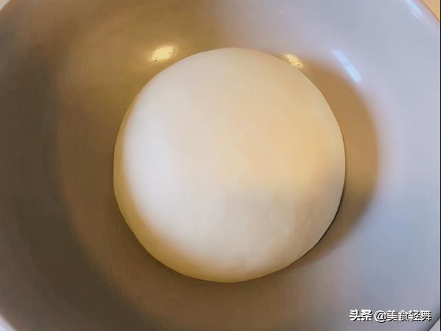 酵母发面做包子馒头太慢？教你2招，10分钟发满盆，冬夏都好使