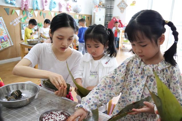纪夏浮梦|八里店镇中心幼儿园：浓浓端午情 小小粽子香