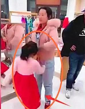 你的育儿经：“我打死你”，6岁女儿当众打骂妈妈，爸爸的做法很解气