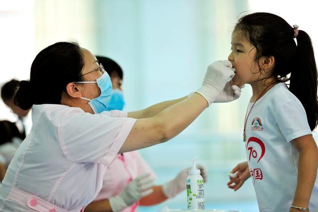 中国日报网|江西万载:“健康套餐”送进幼儿园