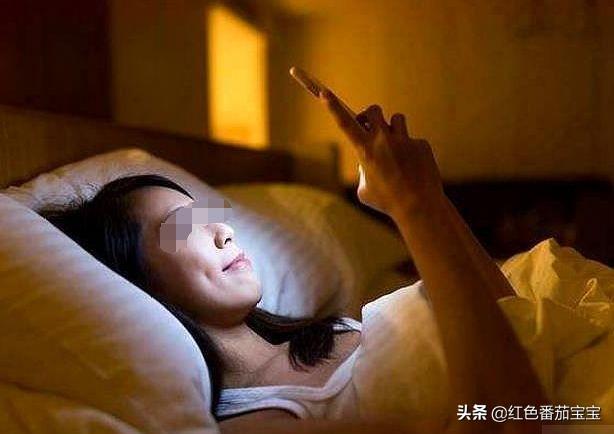 #超级宝妈#孕妈孕期玩手机，不听家人的劝解，结果害了宝宝