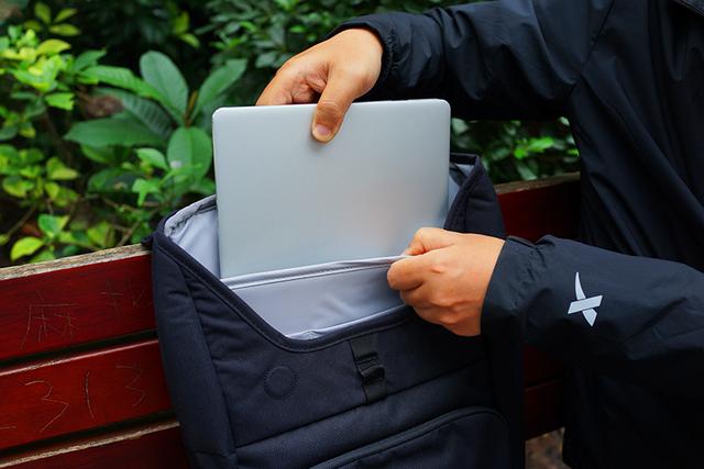 时尚又环保：deuter多特UP大容量通勤电脑包体验