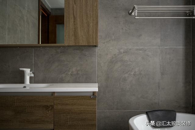 常见的装修风格看腻了，来看下现代风+轻奢的搭配吧，太有感觉了