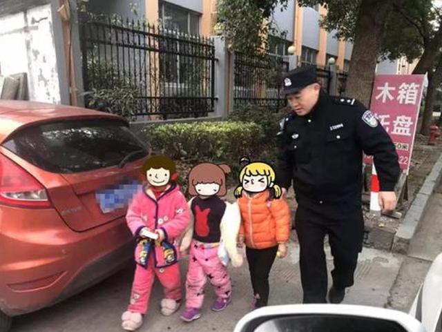 人贩子当众抢孩子，反咬孩子妈是坏人，母亲一个举动救了娃