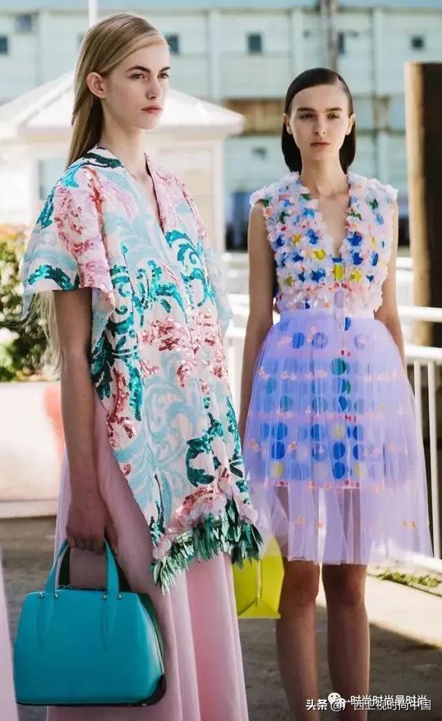 第五大道注意到这个小细节~你与时尚就是一“袖”之隔的距离