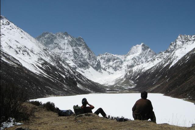 「旅行百事通」.矗立在中国的神秘金字塔，你爬上去过吗？