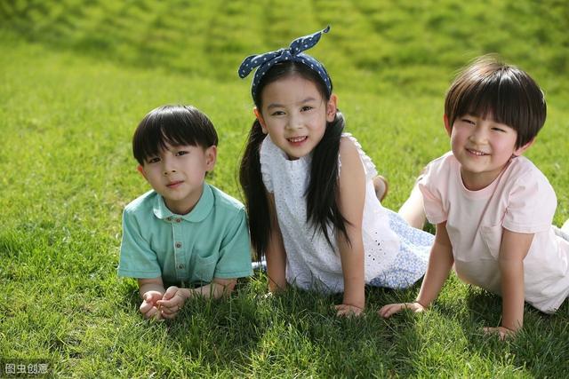 超级宝妈▲孩子遭到拒绝，敏感又失落，家长如何引导孩子顺利度过社交敏感期