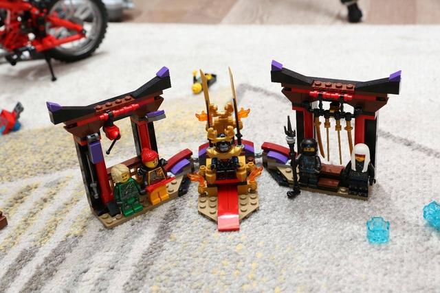 『你的育儿经』疫情肆虐，憋在家里，猛拼乐高，常见乐高类积木横向大比较