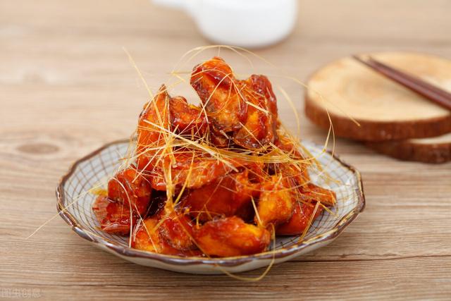 红薯买多了吃不完？教你这道小甜品，软糯香甜，一周一次都吃不够