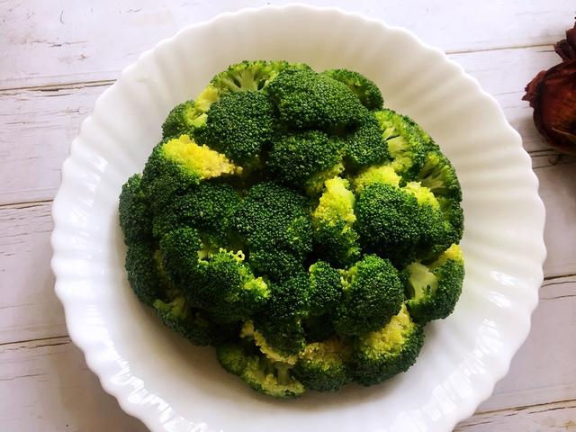 12月，要给孩子常吃这菜，营养丰富，蒸一蒸原汁原味，味道更好