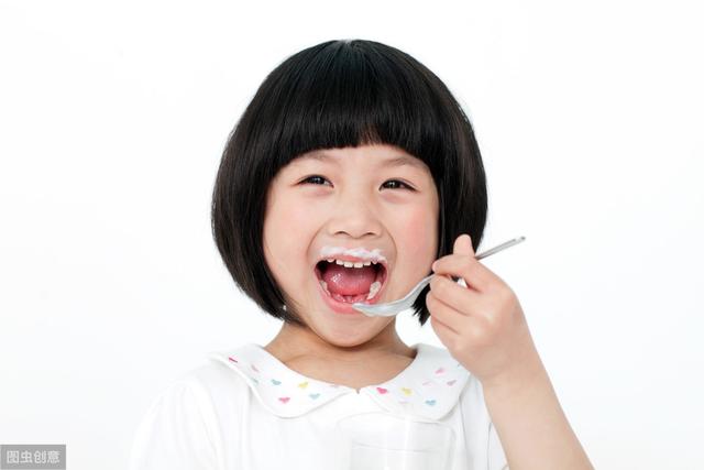 「你的育儿经」“再哭，靠墙站！”冲孩子吼，不如试试樊登热荐的情感引导式教育