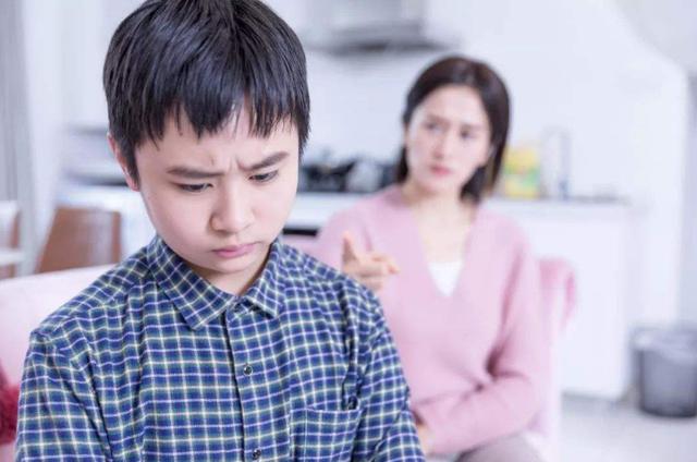 [你的育儿经]想要提高孩子的专注力，家长该怎么做：首先从拿家长“开刀”