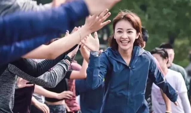 [你的育儿经]90后孕妈想当“苗条孕妇”，模仿女明星怀孕跑步，医生：不鼓励