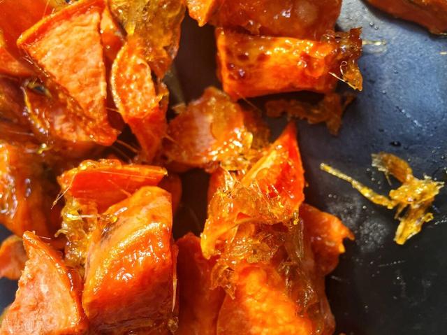 红薯买多了吃不完？教你这道小甜品，软糯香甜，一周一次都吃不够