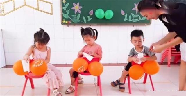 超级宝妈|幼儿园老师用“2个气球”，教会孩子怎么擦屁屁，网友：学到了