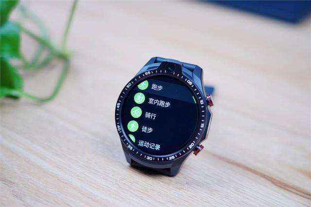 64G内存，双摄、支持独立通话、微信和，这是要取代手机吗