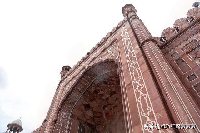 旅行百事通：莫卧儿最有代表性建筑、世界最大清真寺之一，就在巴基斯坦拉合尔