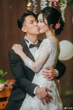 吴尊下跪求婚：下辈子再嫁给我！曝40年前命定爱妻缘分|影视交流地