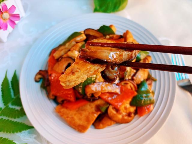 豆腐这样做，鲜香入味还下饭，家人都夸好吃