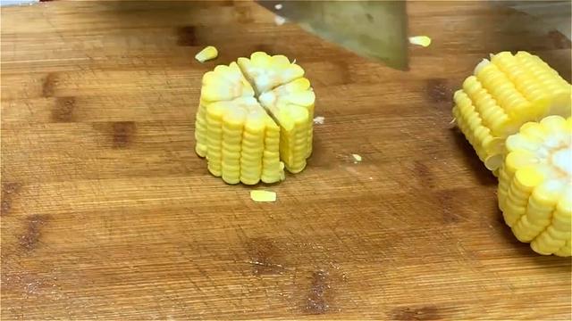 快元旦了，分享一道待客硬菜，有荤有素很豪华，香而不腻，真抢手