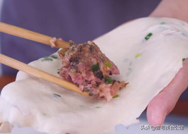 用手抓饼分享一款早餐锅盔，酥脆咸香，简单营养，吃一次念念不忘