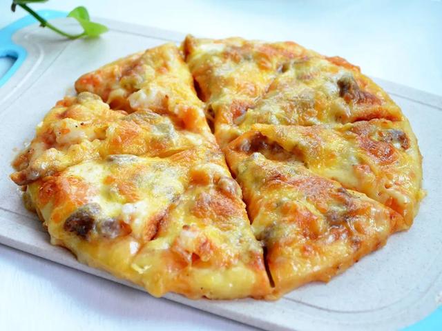 自制家庭版披萨，真材实料，好吃又健康！一点不比餐厅卖的差