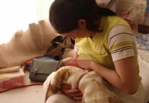 「你的育儿经」宝宝出生后，“第一口”究竟该喝水还是喝奶？宝妈别喂错了