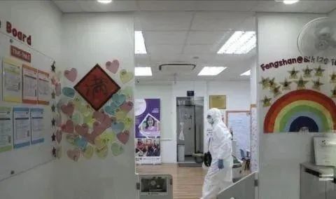 暖先生格调▲这所学校20人确诊！两地紧急叫停开学！开学这件事：宁可事前听骂声，不要事后听哭声！
