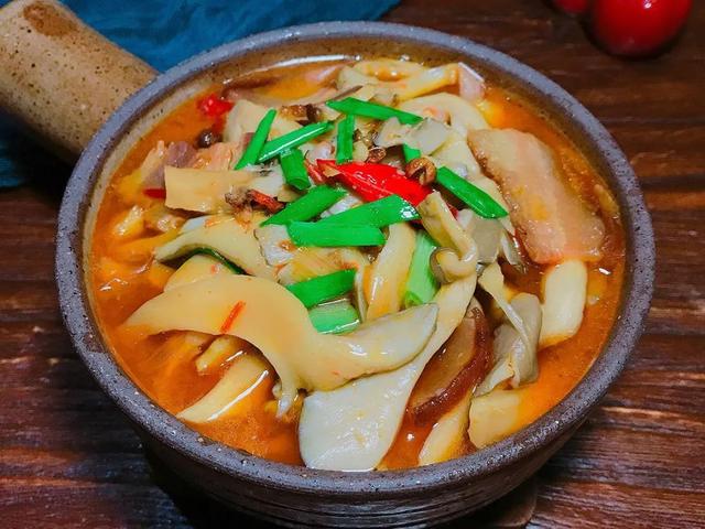 等了一年的腊肉，忍不住想尝尝鲜！味道醇香，百搭又下饭