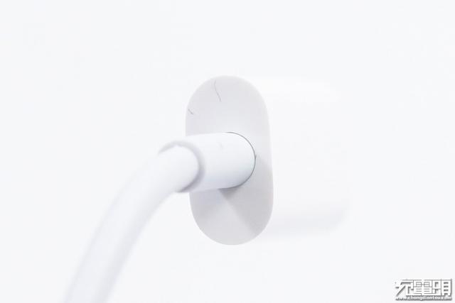 苹果MagSafe磁吸式无线充是指向未来的吗？