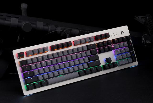 让敲击化作一道彩虹，指尖生辉，迪摩F1机械键盘体验