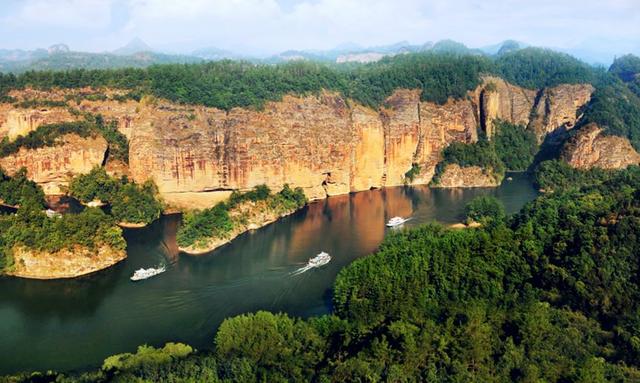 #约吗旅行#中国绿都 最氧三明 | 春来希望至，暖风拂过洒满阳光的大金湖