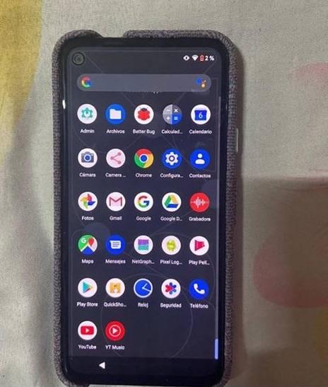 #环球网#前摄开孔设计有变化：谷歌Pixel 4A最新真机照曝光