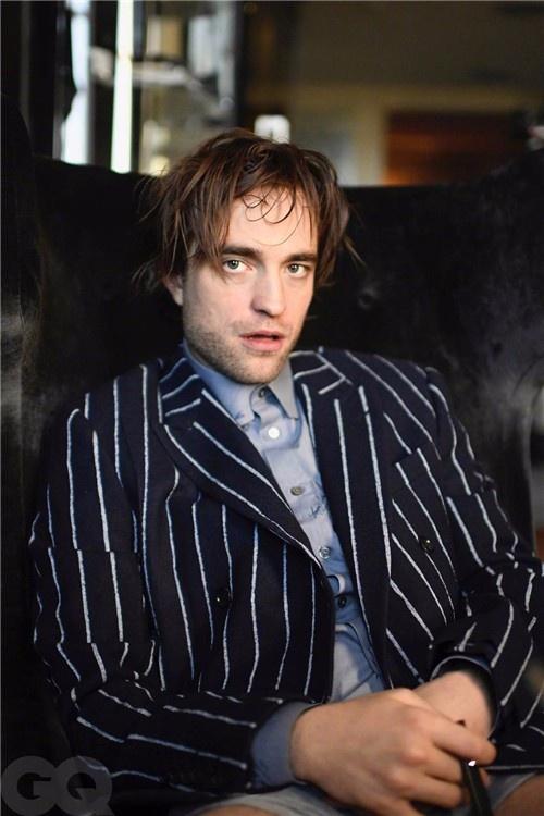 史上最酷蝙蝠侠！罗伯特·帕丁森登杂志封面谈心得影视交流地