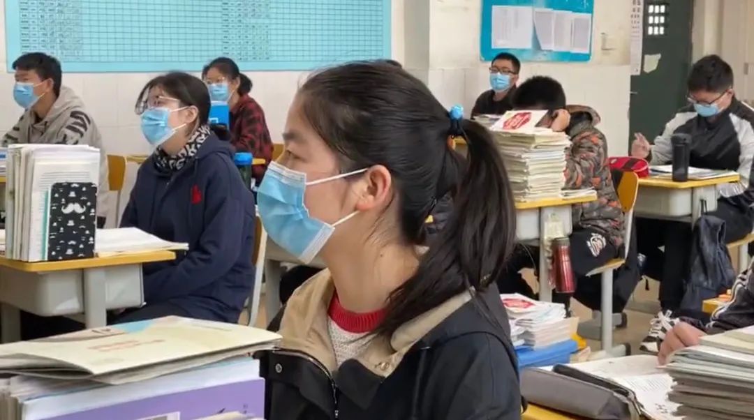 暖先生格调：第一批复课的孩子怎么样了？揭秘来啦！张文宏这样寄语复课的孩子……