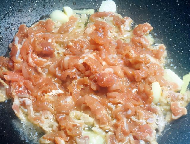 冬天，遇到我从不手软的蔬菜，每天吃一点，孩子常吃补钙还长个