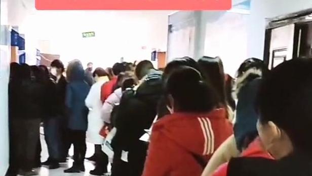 你的育儿经■复工后迎来“生娃潮”？妇产科应接不暇，网友：真在家“闲不住”