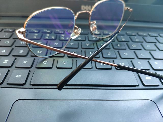 保护眼睛、还能文质彬彬—米家防蓝光眼镜钛轻盈版