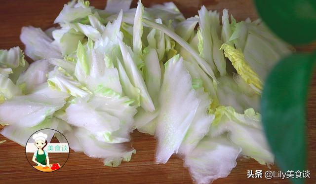 醋溜白菜怎么做才好吃？掌握好这2步骤，酸辣爽脆又开胃，真下饭