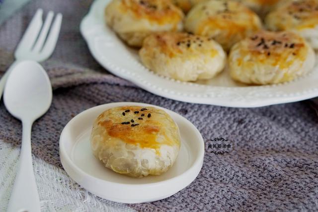 教你花样吃手抓饼，做法简单，酥到掉渣渣，烤上一锅秒光