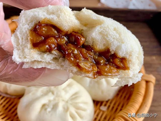 不管蒸包子还是馒头，和面时多加1个小，出锅蓬松暄软，还不塌陷