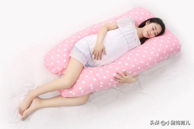 梦的色彩|到了不同的怀孕期间,所采取的睡姿也有所不同,孕妈们要注意